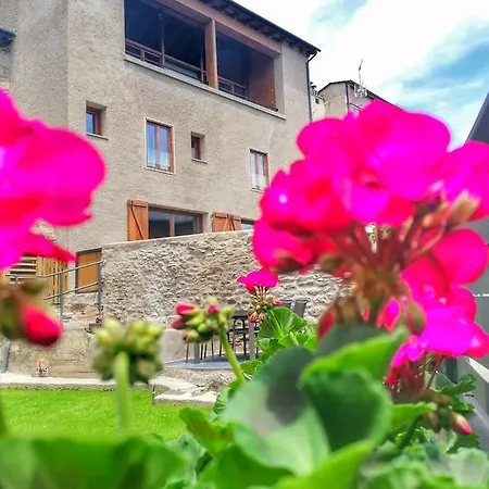 El Castell Cal Rialla * Llivia